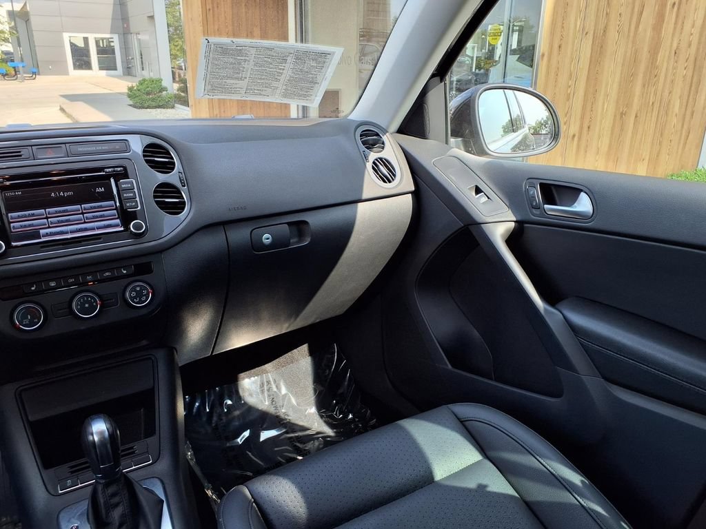 Used 2013 Volkswagen Tiguan S FWD image 16