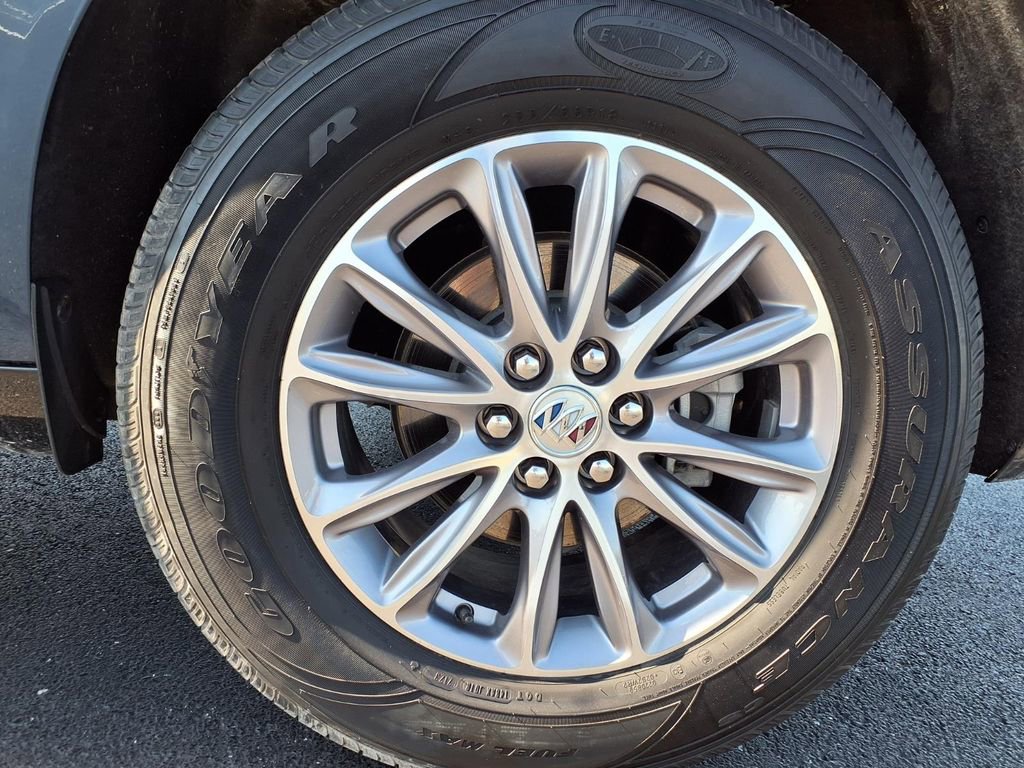 Used 2024 Buick Enclave Essence w/ LPO, Floor Liner Package FWD image 33