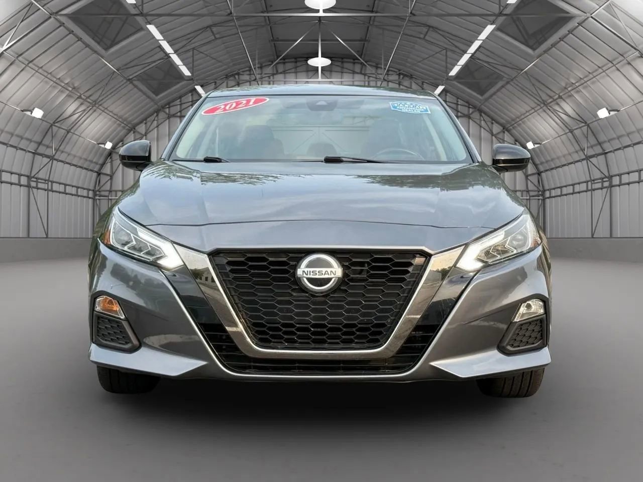 Used 2021 Nissan Altima 2.5 SR image 2