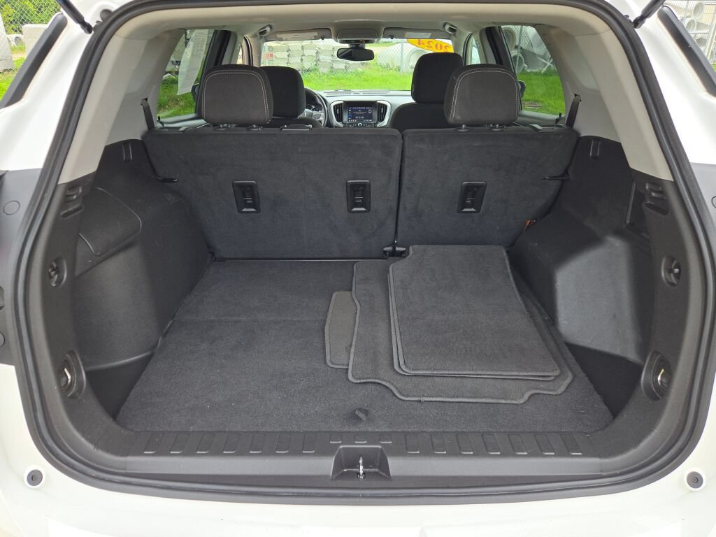 Used 2024 GMC Terrain SLE FWD image 21