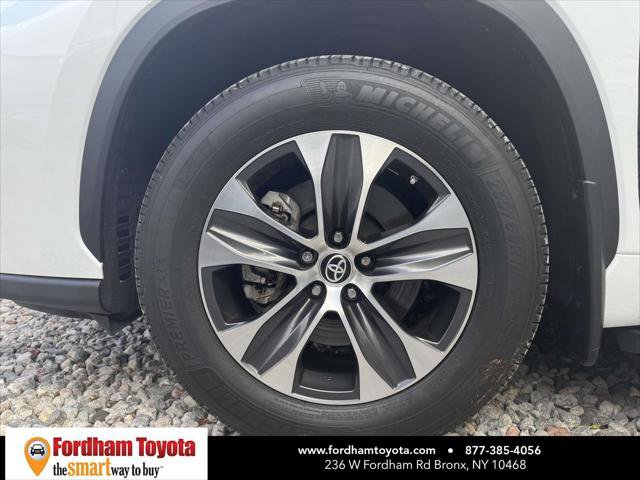 Certified 2022 Toyota Highlander XLE image 10
