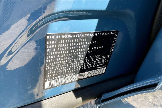 Used 2025 Volkswagen Tiguan SE R-Line AWD/4WD image 36