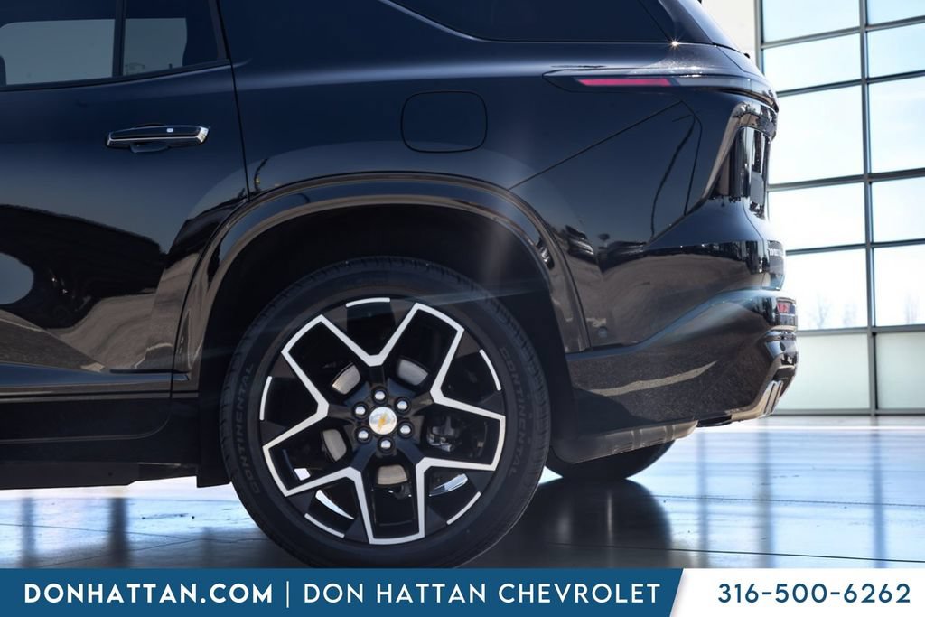 Used 2025 Chevrolet Traverse High Country w/ LPO, Floor Liner Package FWD image 32