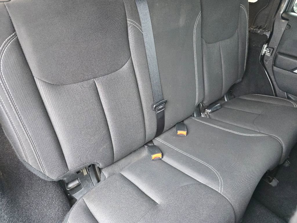 Used 2017 Jeep Wrangler Unlimited Sahara w/ Connectivity Group image 16