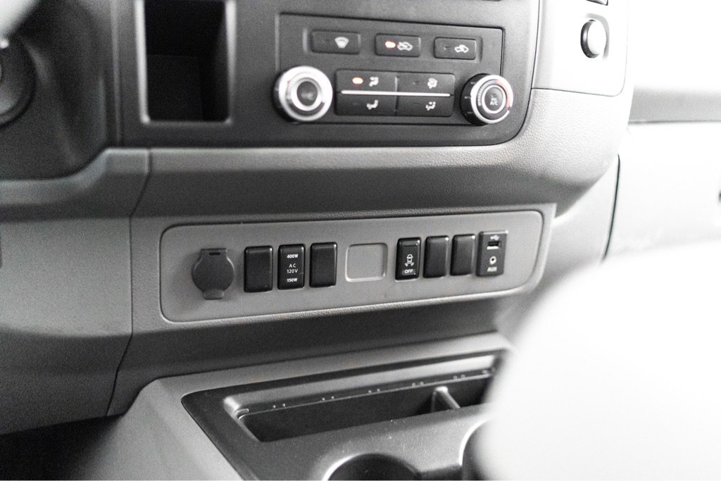 Used 2020 Nissan NV 2500 SV image 12