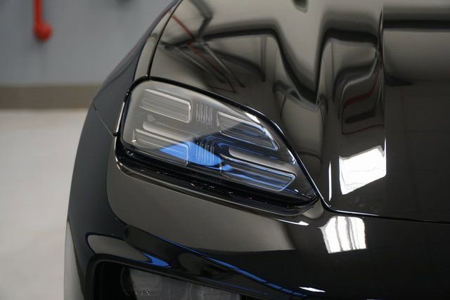 New 2026 Porsche Macan 4S Electric AWD/4WD image 15