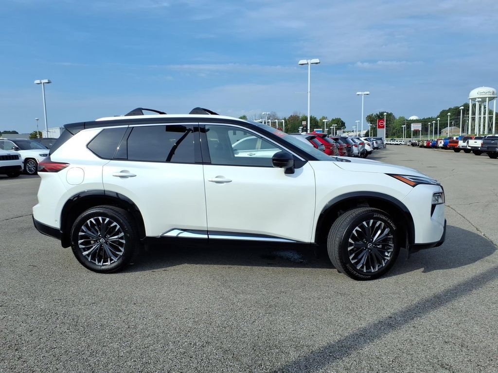Certified 2026 Nissan Rogue Platinum w/ Platinum Premium Package AWD/4WD image 2