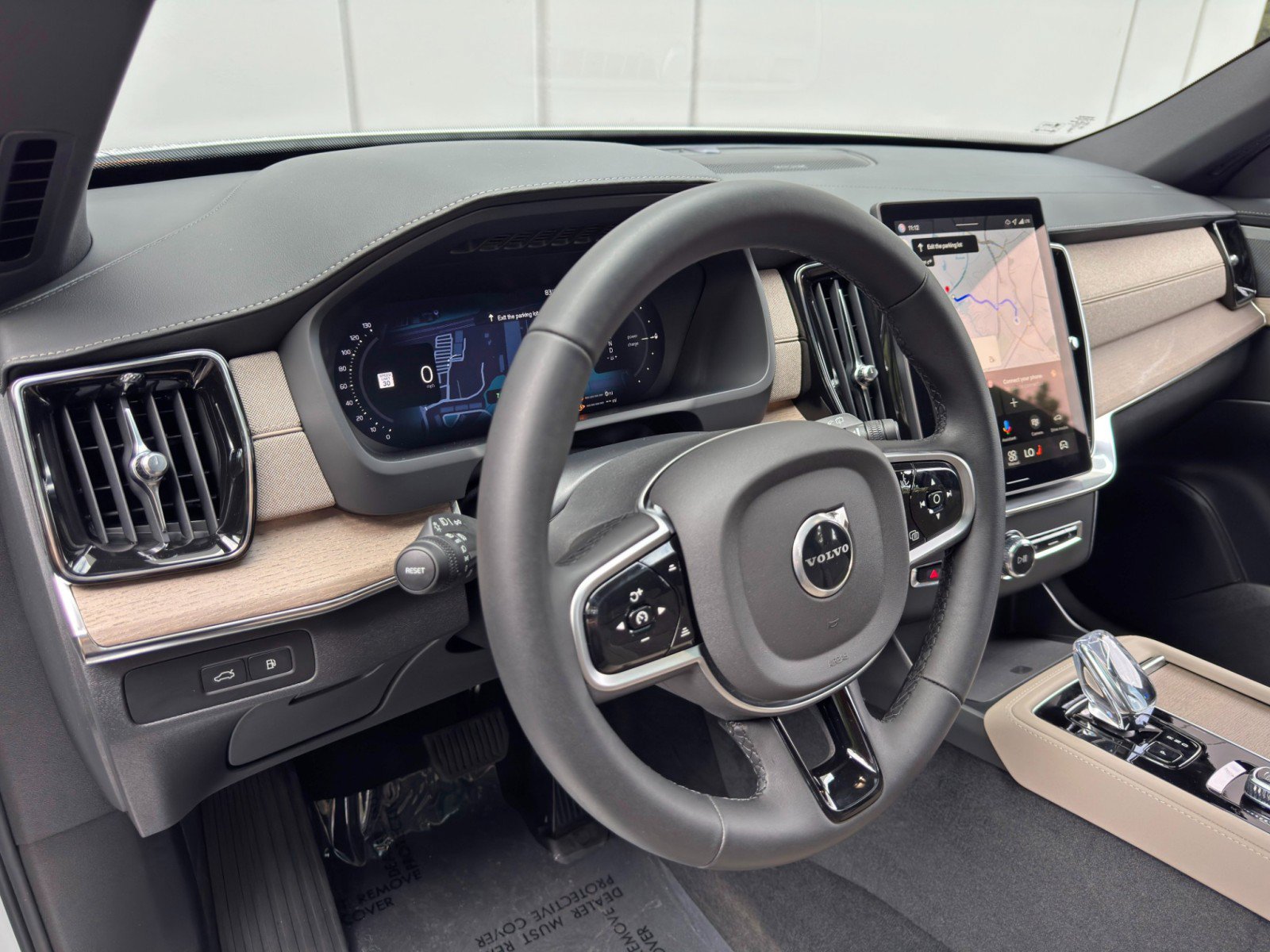 Used 2026 Volvo XC90 T8 Plus w/ Protection Package AWD/4WD image 14