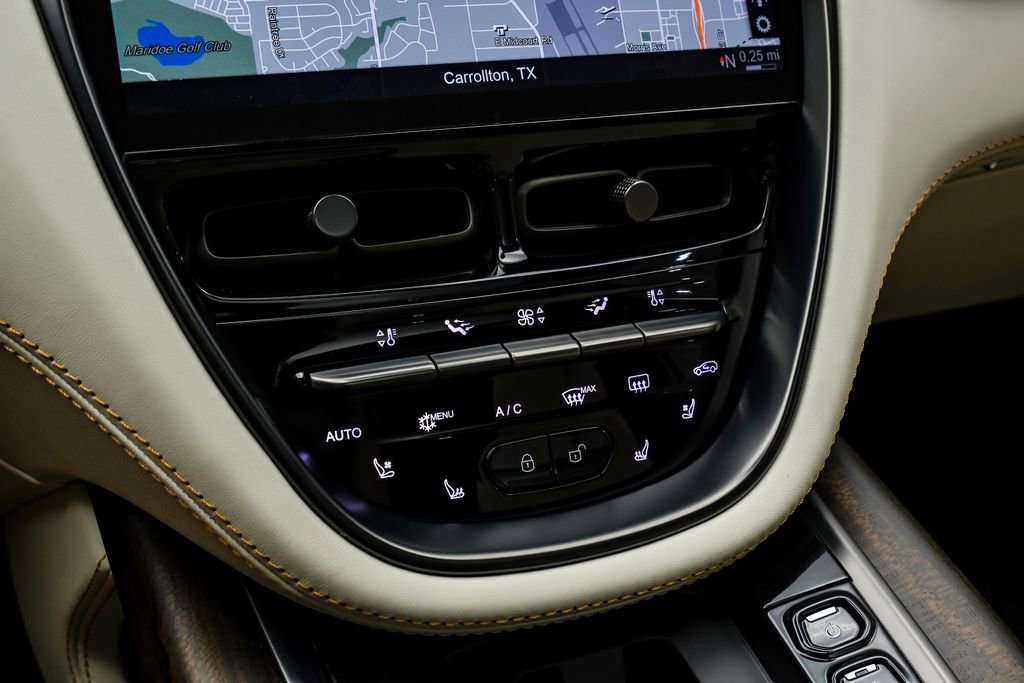 Used 2022 Aston Martin DBX AWD/4WD image 32