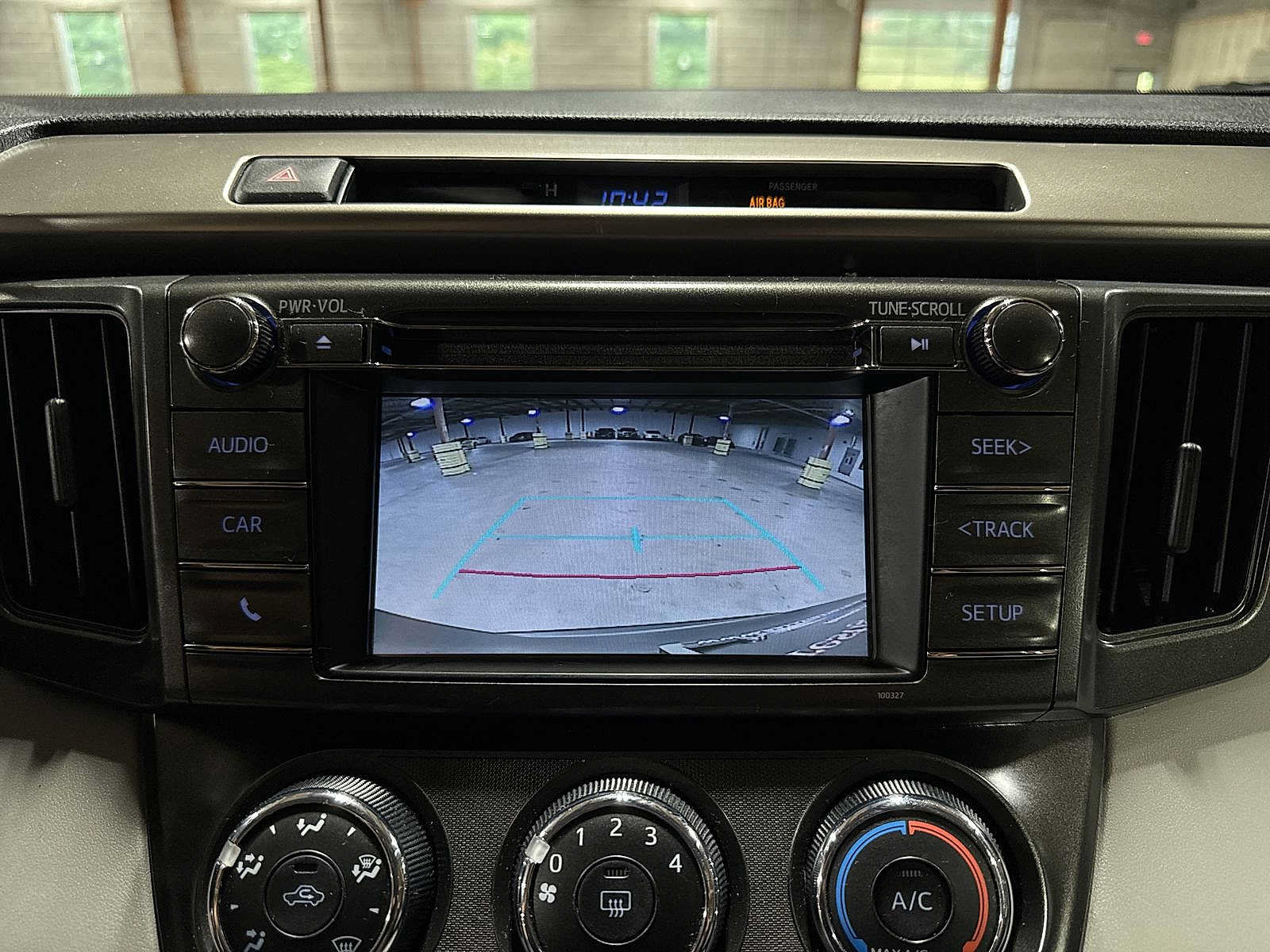 Used 2015 Toyota RAV4 LE AWD/4WD image 23