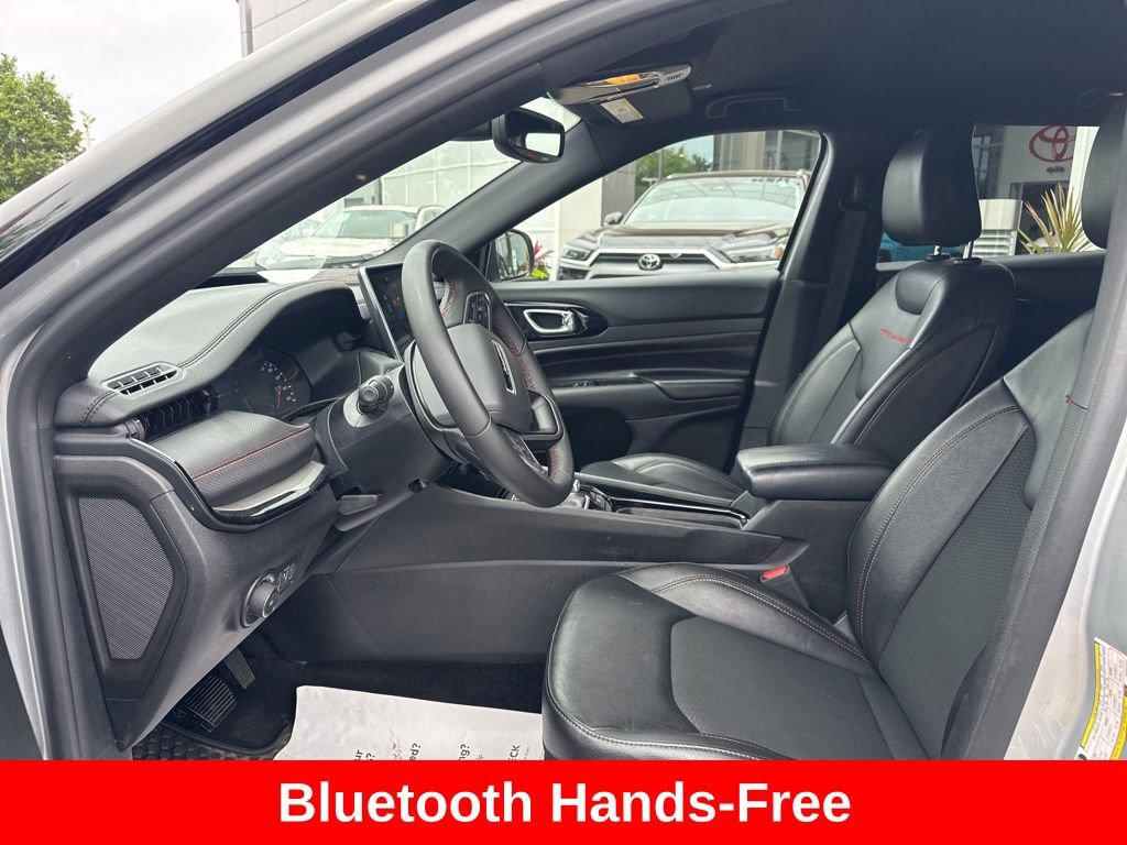 Used 2025 Jeep Compass Trailhawk AWD/4WD image 11