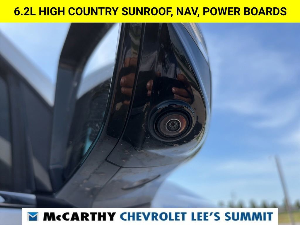 Used 2023 Chevrolet Suburban High Country w/ Premium Package 2 AWD/4WD image 20