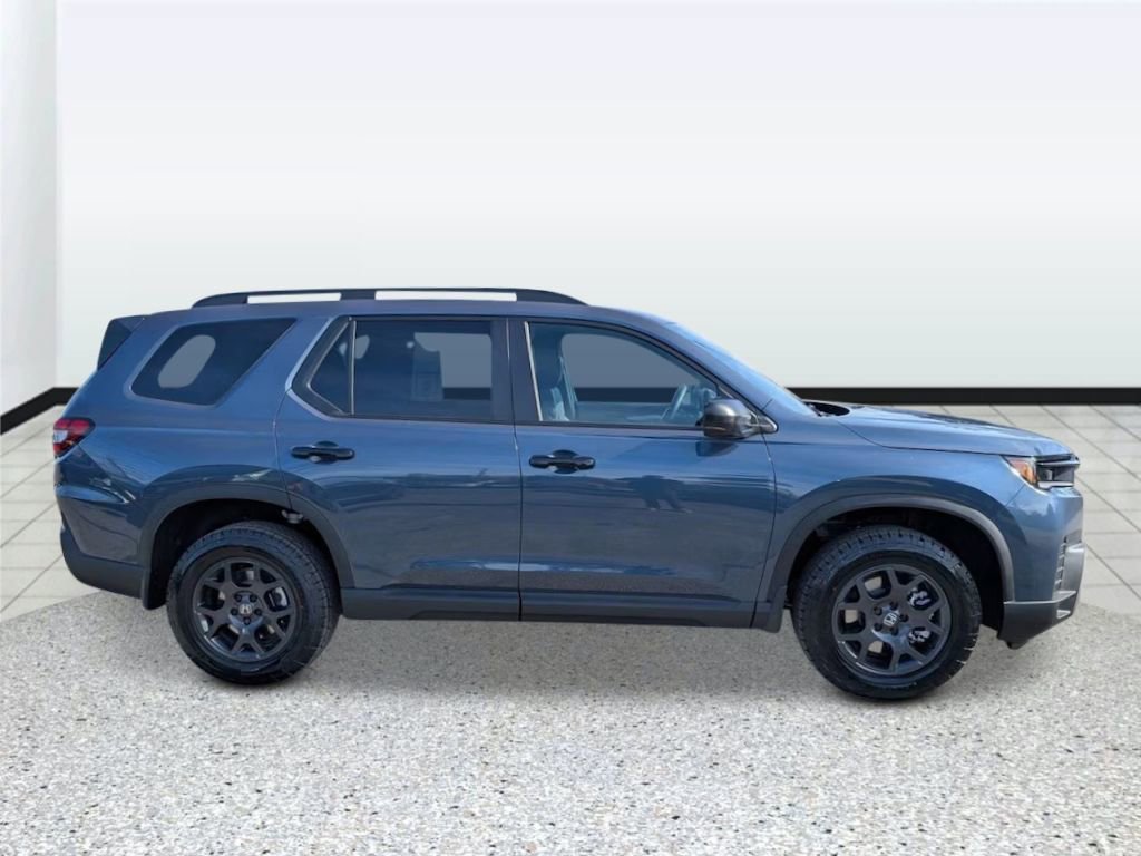 New 2026 Honda Pilot TrailSport image 2
