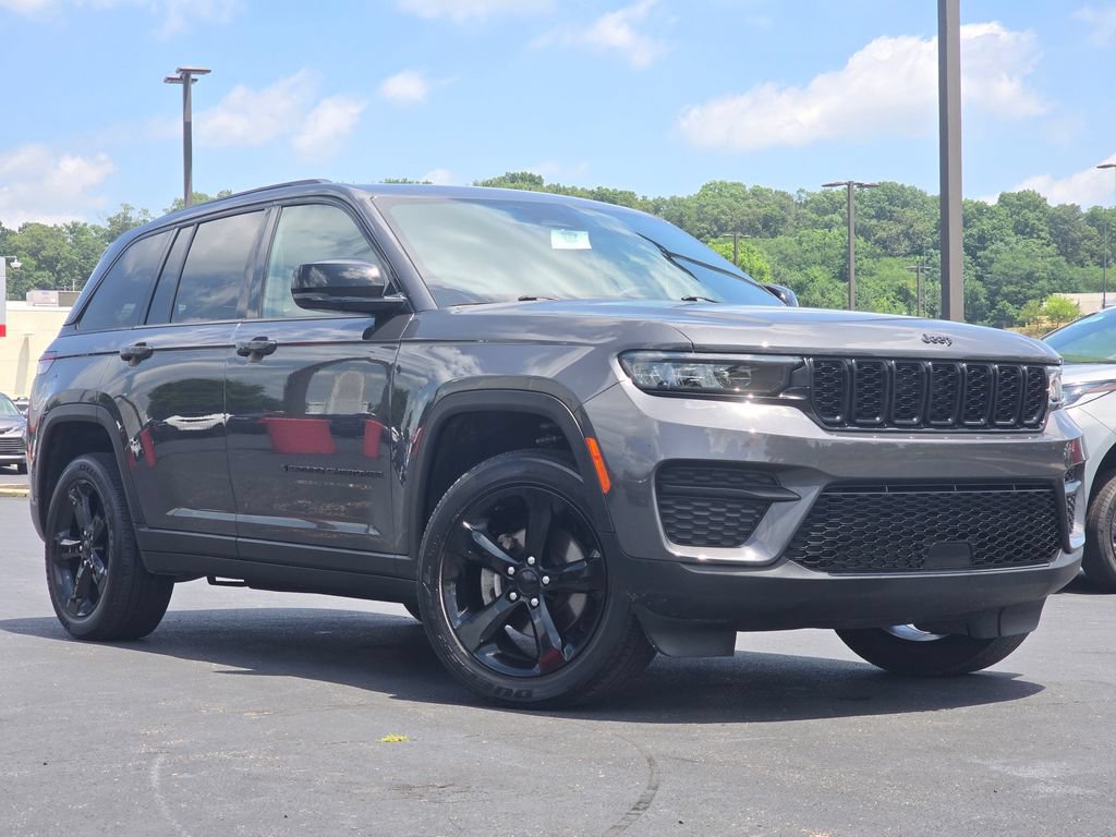 Used 2024 Jeep Grand Cherokee Altitude