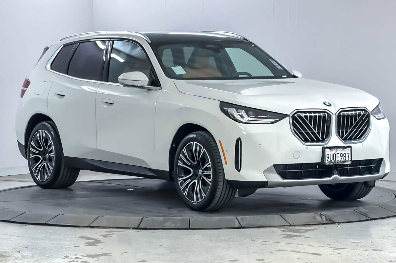 Used 2025 BMW X3 xDrive30i w/ Premium Package image 9