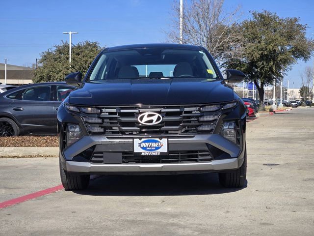 Certified 2025 Hyundai Tucson SE image 2