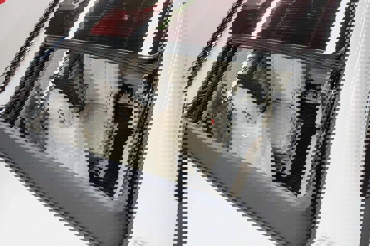 Used 2024 Cadillac Escalade ESV Sport Platinum w/ LPO, ONYX Package image 29