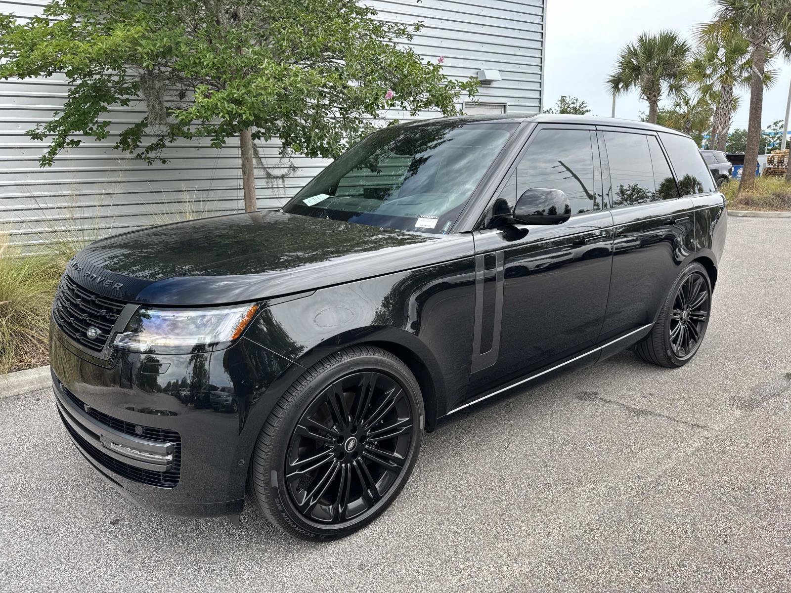 Certified 2025 Land Rover Range Rover SE AWD/4WD video 1
