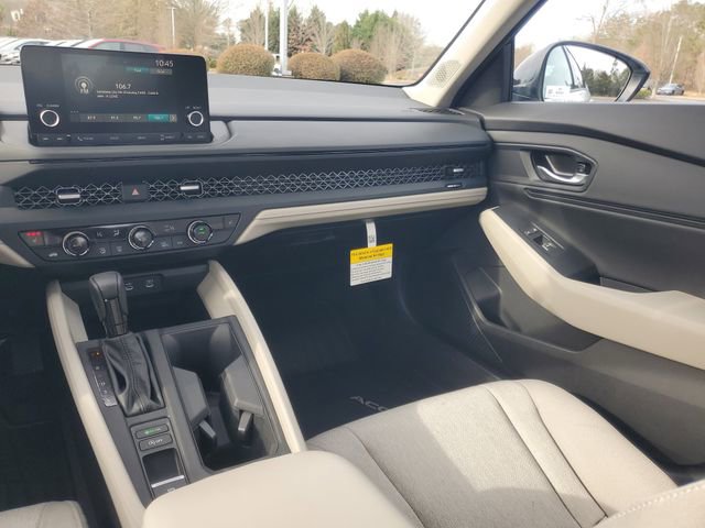 Used 2025 Honda Accord SE image 11