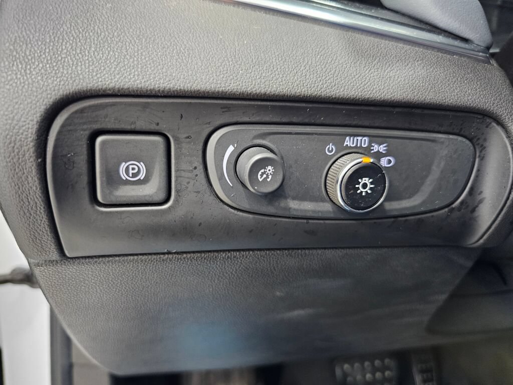 Used 2020 Buick Enclave Essence w/ Sound and Sites Package AWD/4WD image 27