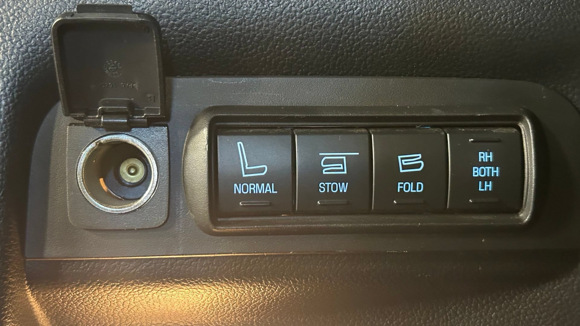Used 2017 Ford Explorer Platinum AWD/4WD image 37