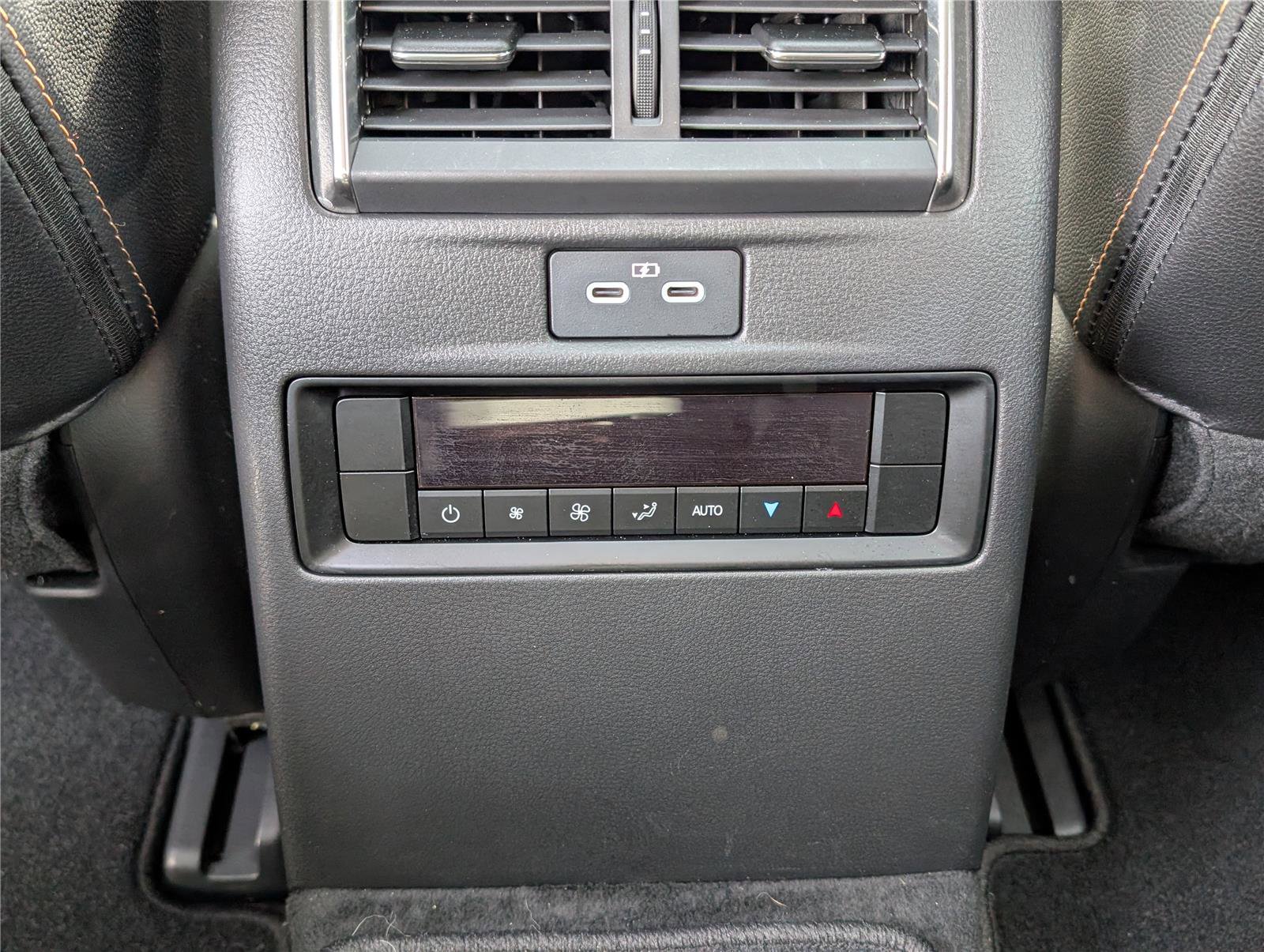 Used 2024 MAZDA CX-90 3.3 Turbo w/ Preferred Plus image 17