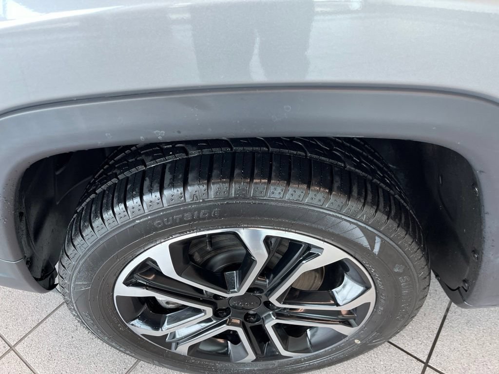 Used 2023 Jeep Compass Limited AWD/4WD image 5
