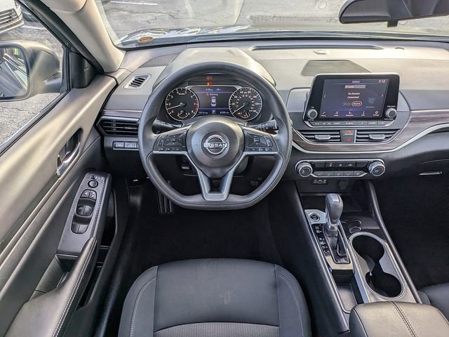 Used 2024 Nissan Altima 2.5 SV image 15