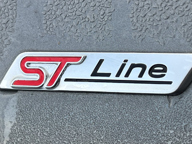Used 2025 Ford Explorer ST-Line w/ Premium Package AWD/4WD image 2