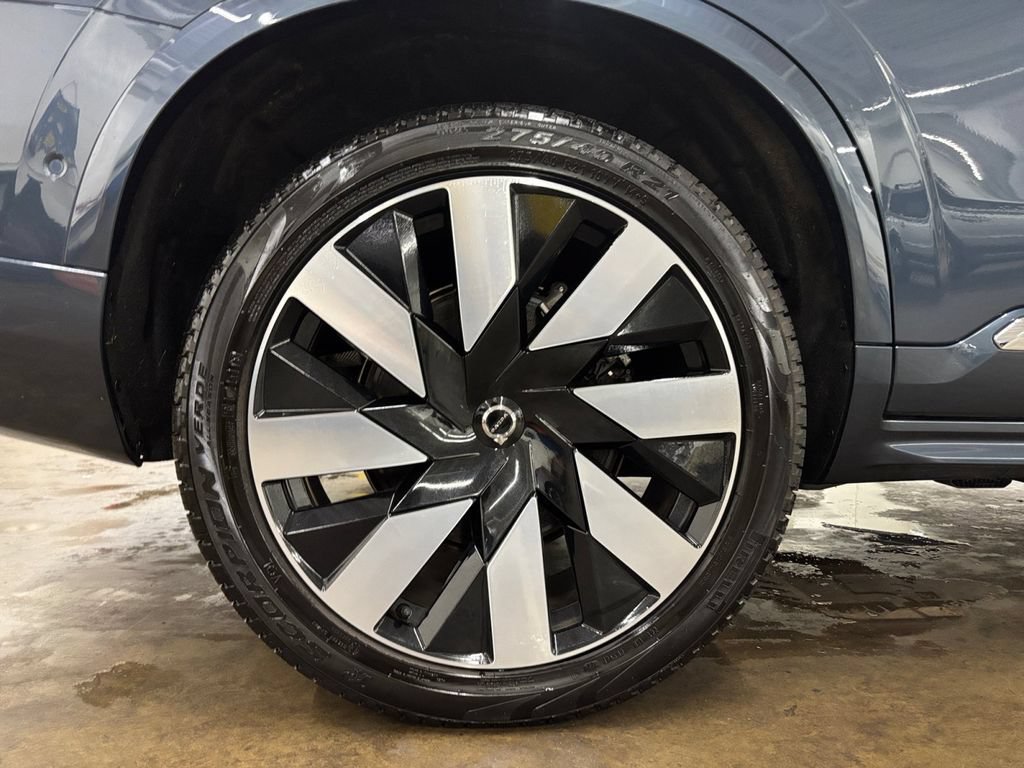 Certified 2025 Volvo XC90 T8 Plus w/ Protection Package Premier AWD/4WD image 37