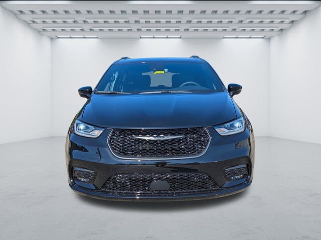 New 2026 Chrysler Pacifica Limited w/ S Appearance Package image 8