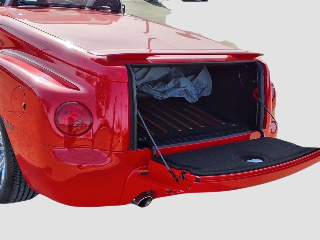 Used 2003 Chevrolet SSR w/ Preferred Equipment Group image 32
