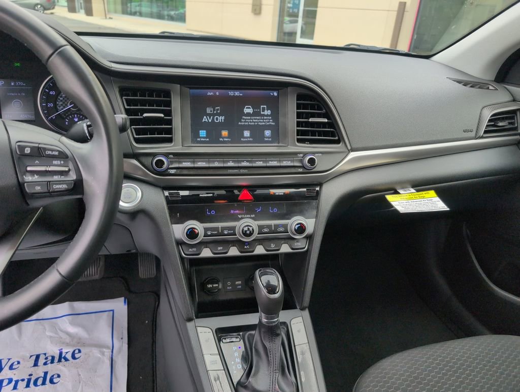 Used 2020 Hyundai Elantra Value Edition w/ Cargo Package (C1) FWD image 17