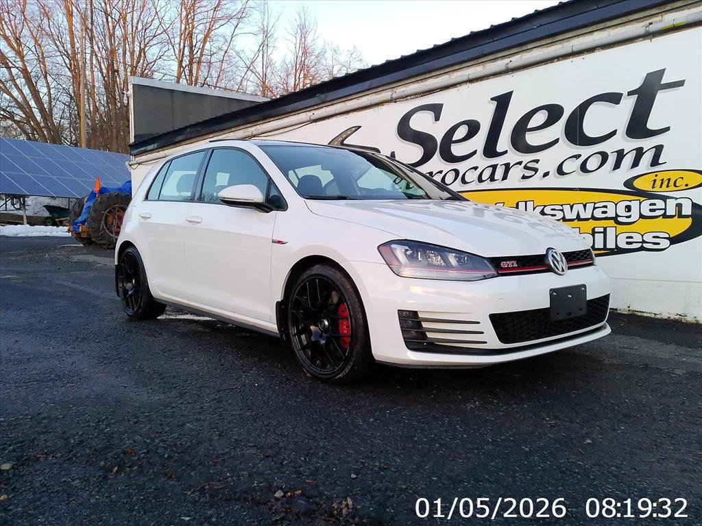 Used 2017 Volkswagen GTI SE image 1