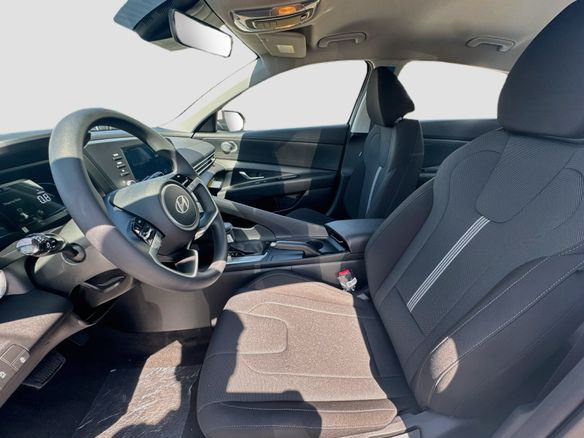 New 2026 Hyundai Elantra SE FWD image 23