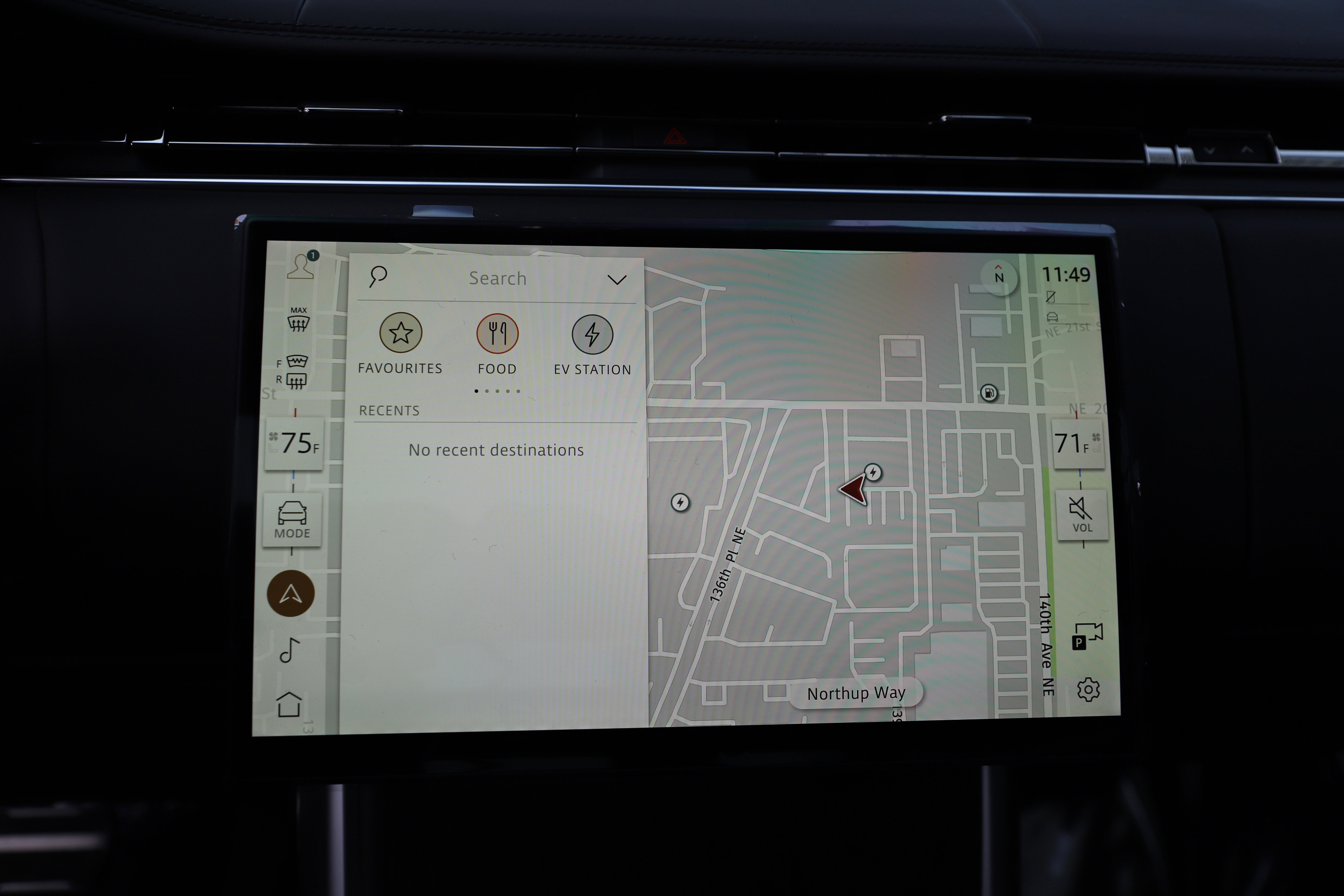 New 2026 Land Rover Range Rover SE image 20