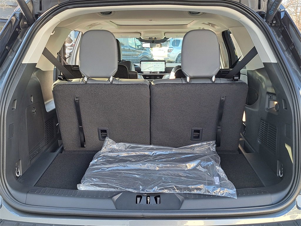 New 2026 Ford Explorer Active w/ Active Comfort Package image 14