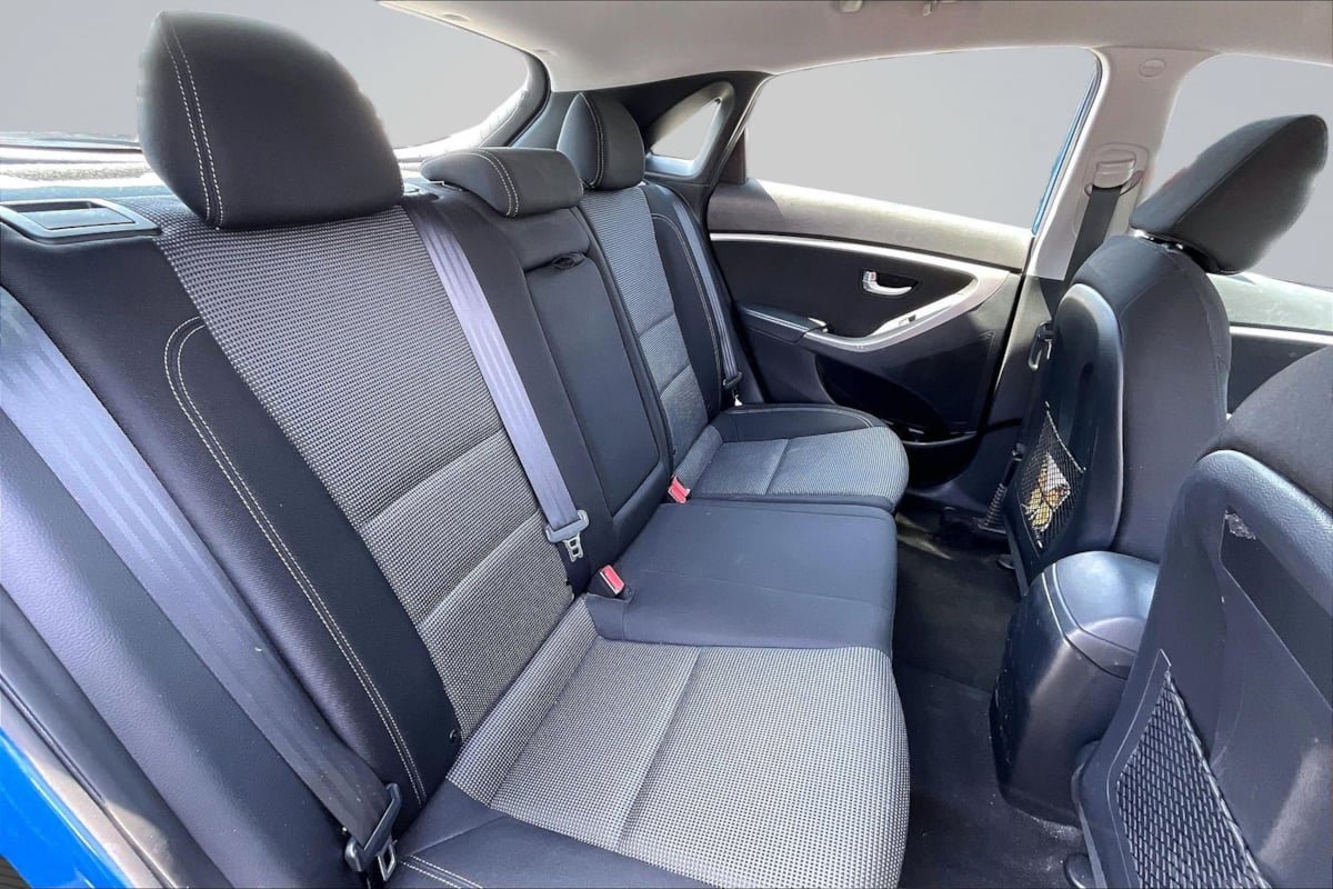 Used 2017 Hyundai Elantra GT FWD image 27