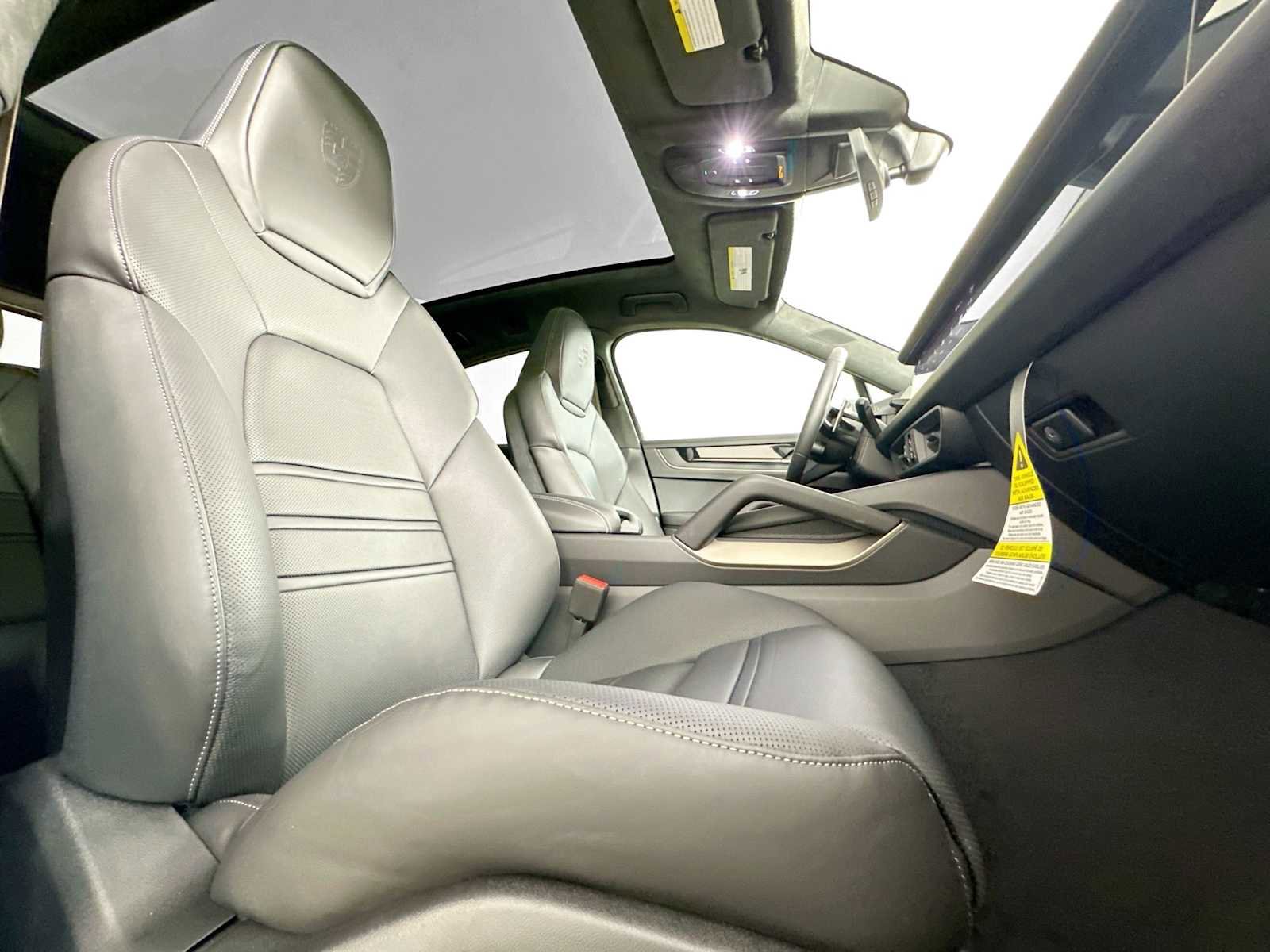 New 2025 Porsche Cayenne Turbo image 27
