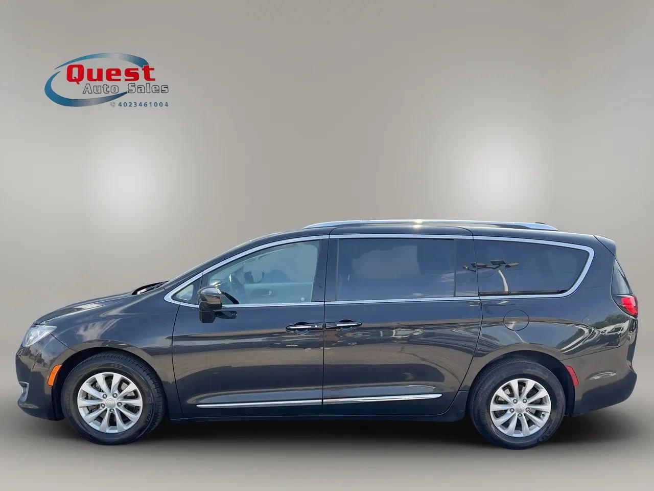 Used 2018 Chrysler Pacifica Touring-L Plus FWD image 5