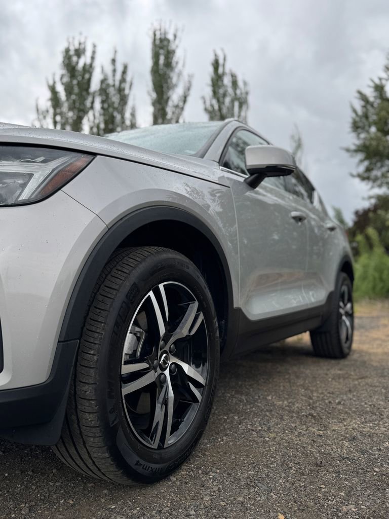 Used 2024 Volvo XC40 B5 Core AWD/4WD image 46
