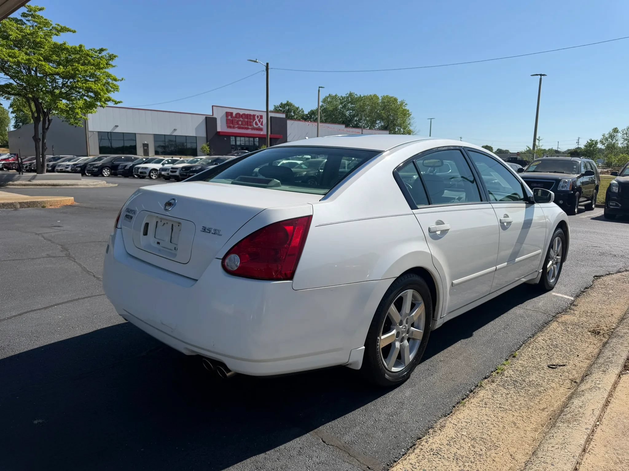 Used 2004 Nissan Maxima 3.5 SL w/ Driver Preferred Pkg FWD image 6