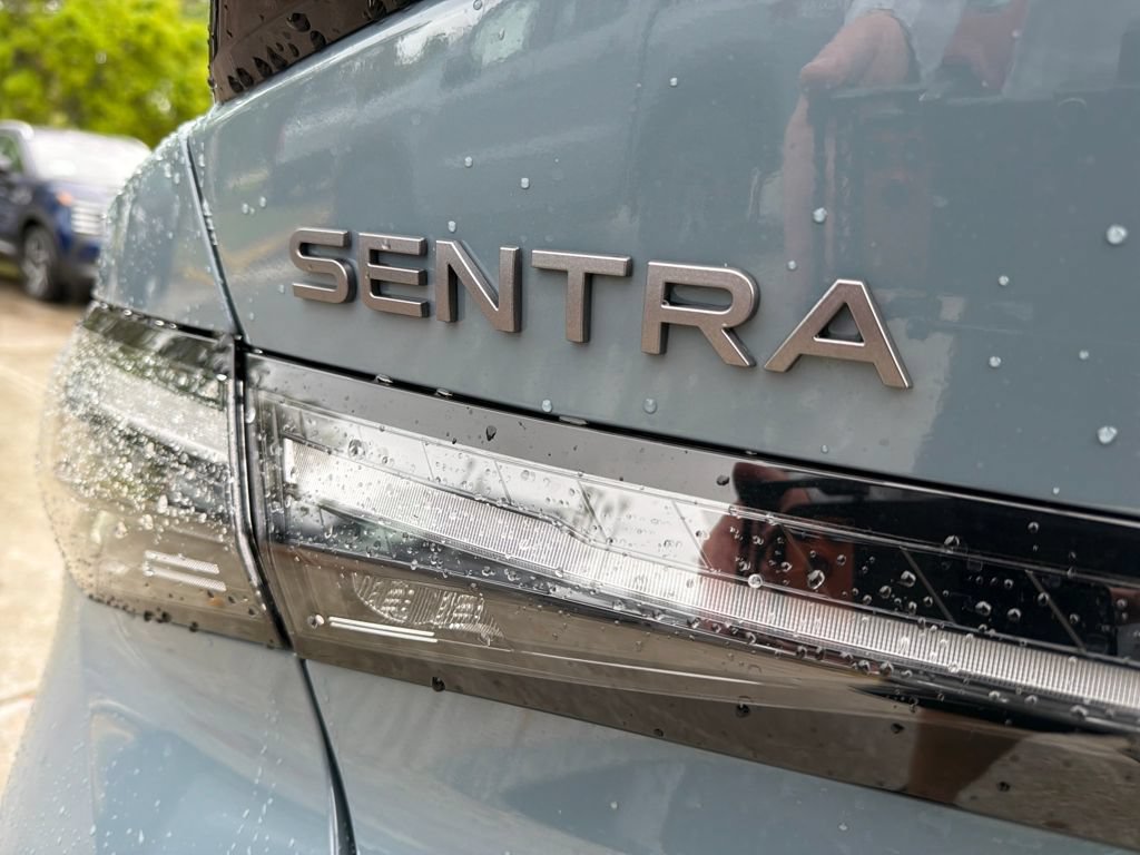 New 2026 Nissan Sentra SR w/ Floor Mat Package FWD image 10