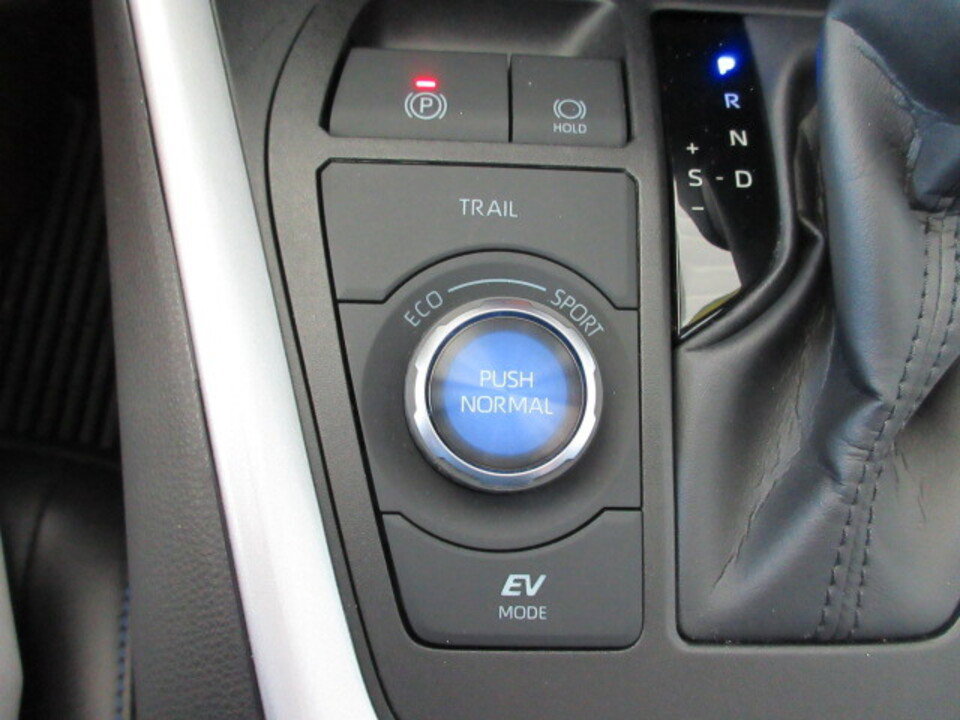 Used 2025 Toyota RAV4 XSE image 20