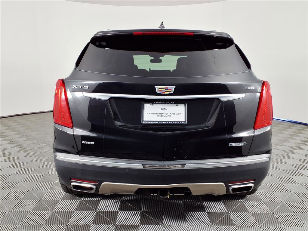 Used 2017 Cadillac XT5 Platinum w/ Driver Assist Package image 5