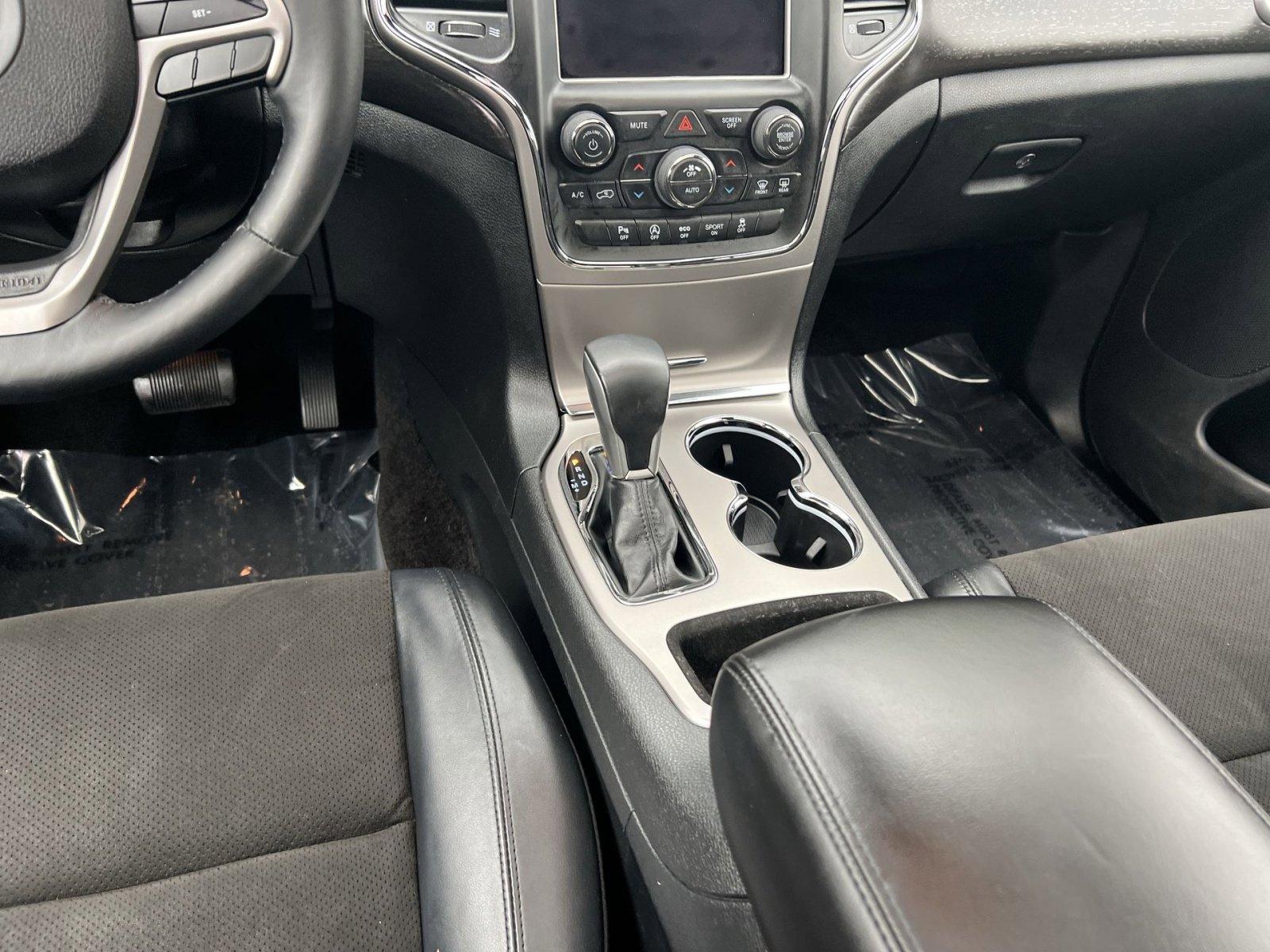 Used 2018 Jeep Grand Cherokee Altitude AWD/4WD image 22