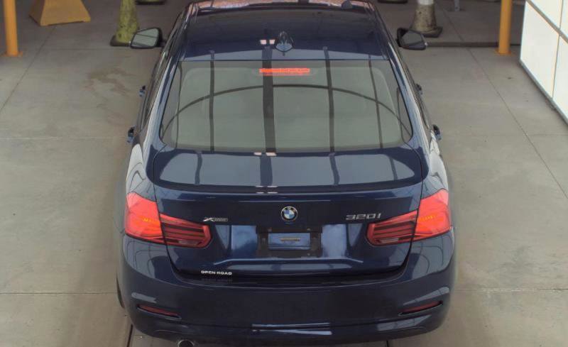 Used 2018 BMW 320i xDrive Sedan image 5