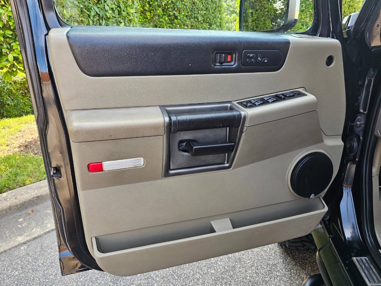 Used 2003 HUMMER H2 w/ Preferred Equipment Group AWD/4WD image 9