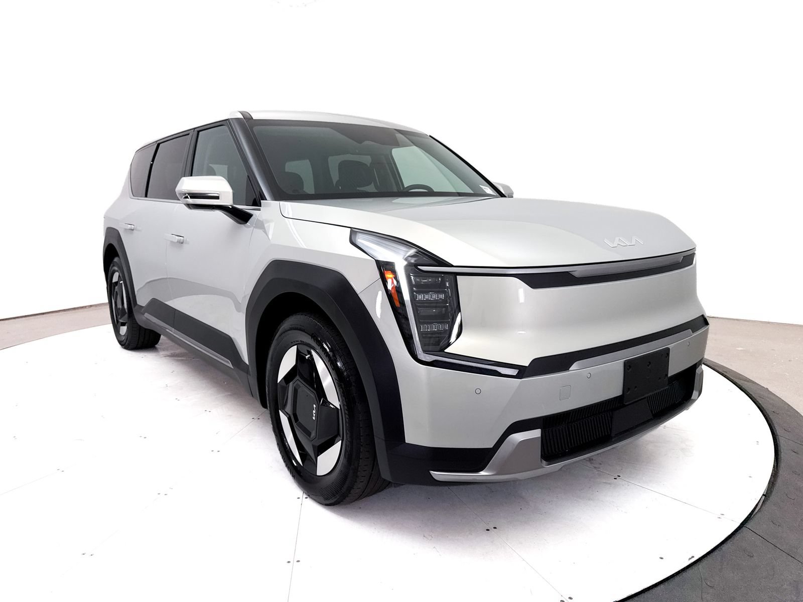 Certified 2024 Kia EV9 Light Long Range RWD image 13