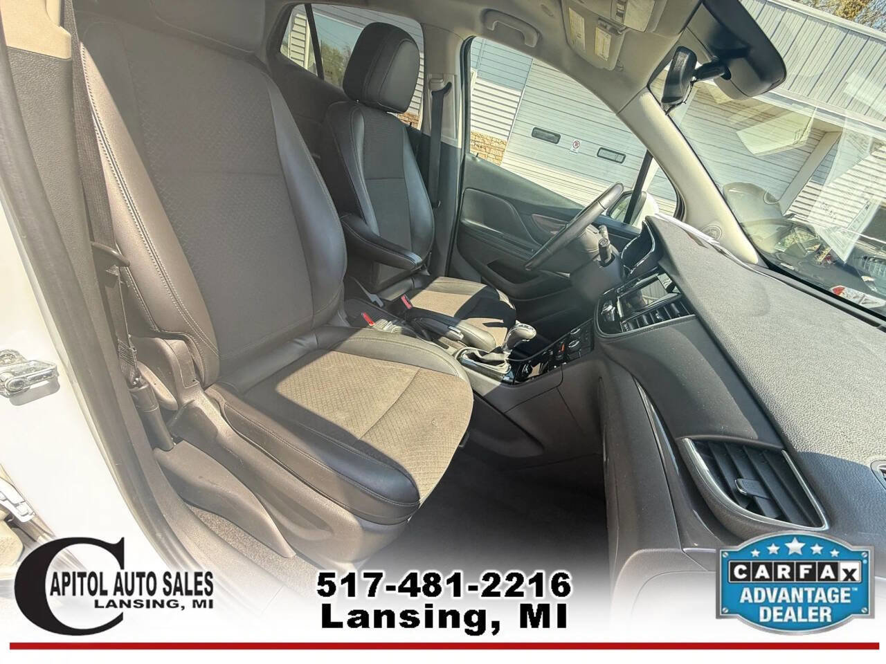 Used 2021 Buick Encore Preferred AWD/4WD image 19